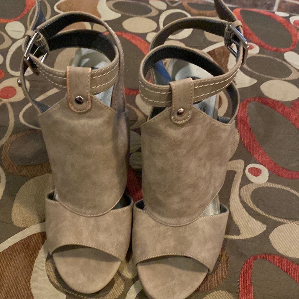 Guess Heels 